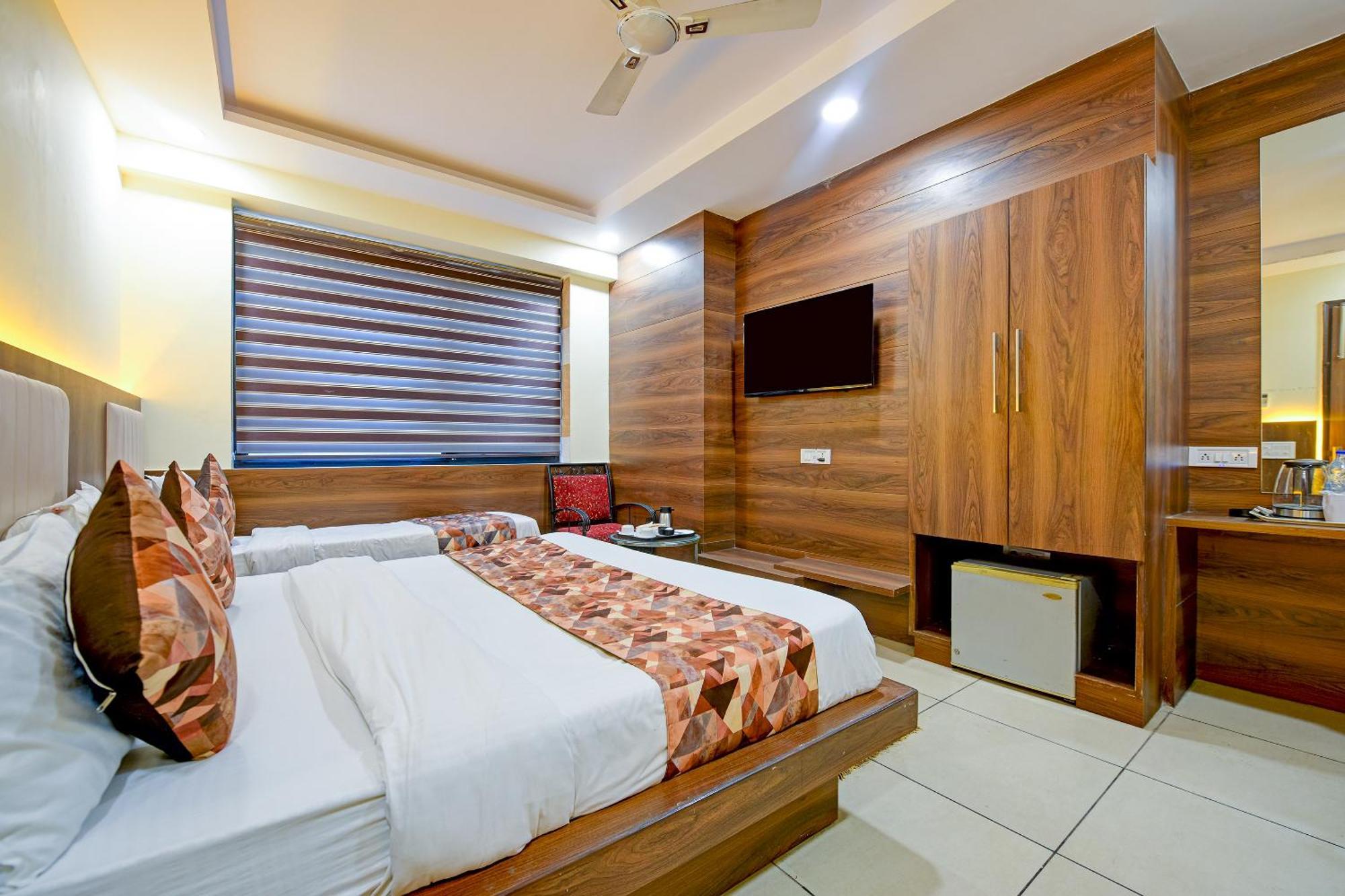 Hotel Le Grand - Walk-In From Rk Ashram Metro Station Nova Deli Exterior foto