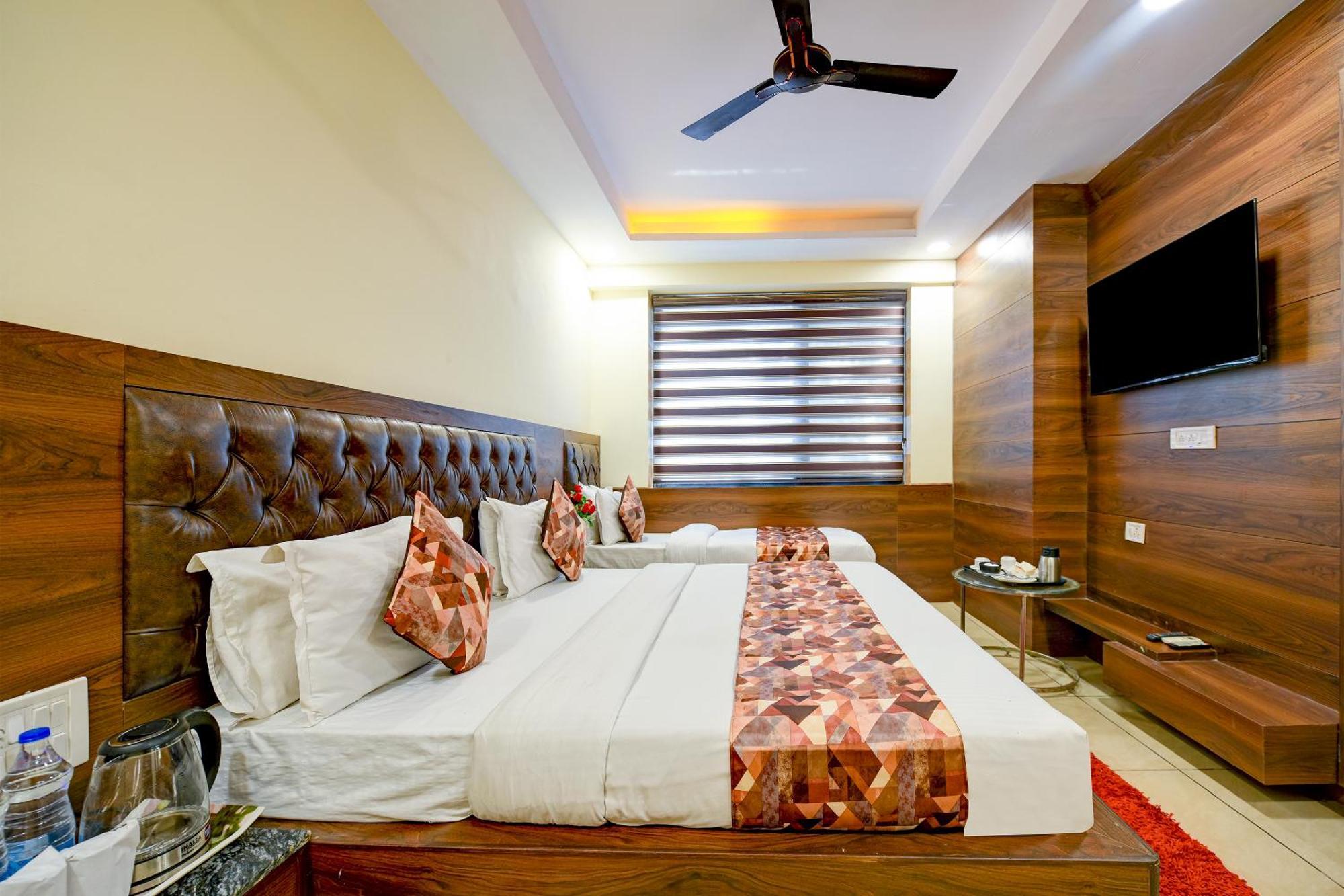 Hotel Le Grand - Walk-In From Rk Ashram Metro Station Nova Deli Exterior foto