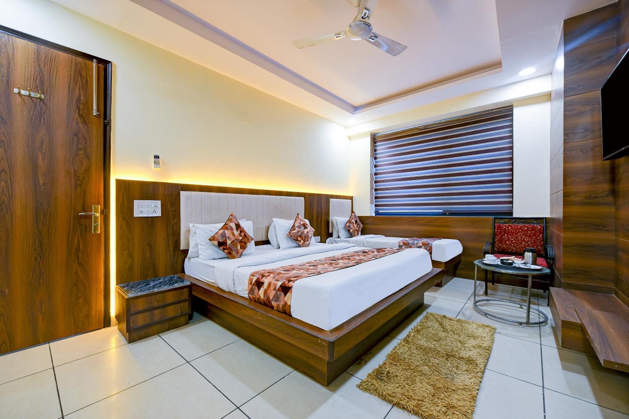 Hotel Le Grand - Walk-In From Rk Ashram Metro Station Nova Deli Exterior foto