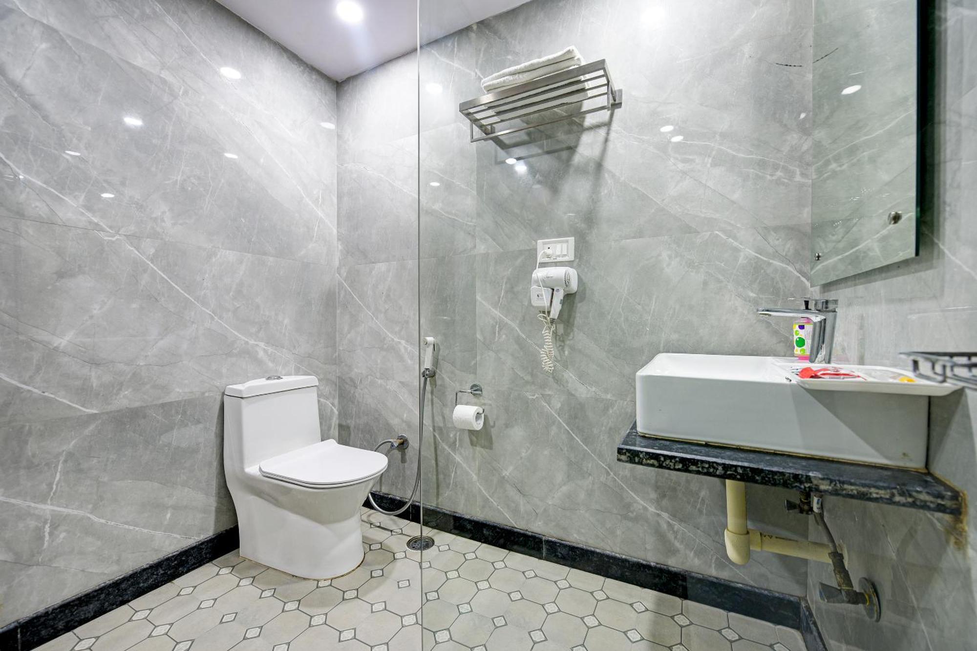 Hotel Le Grand - Walk-In From Rk Ashram Metro Station Nova Deli Exterior foto